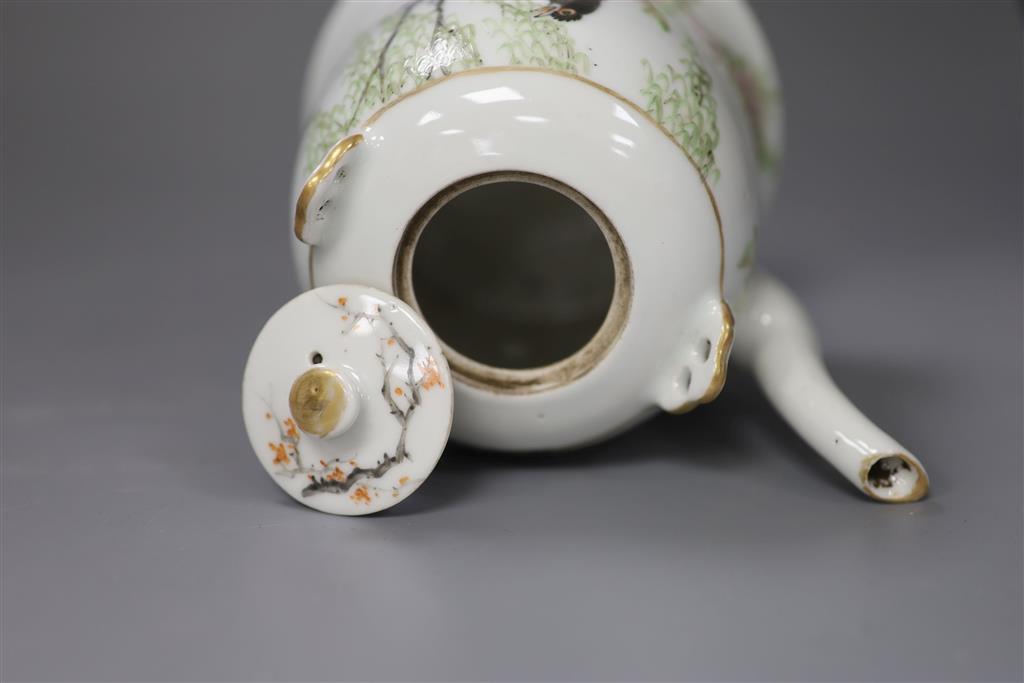 A Chinese enamelled porcelain bell-shaped teapot and cover, 12cm high